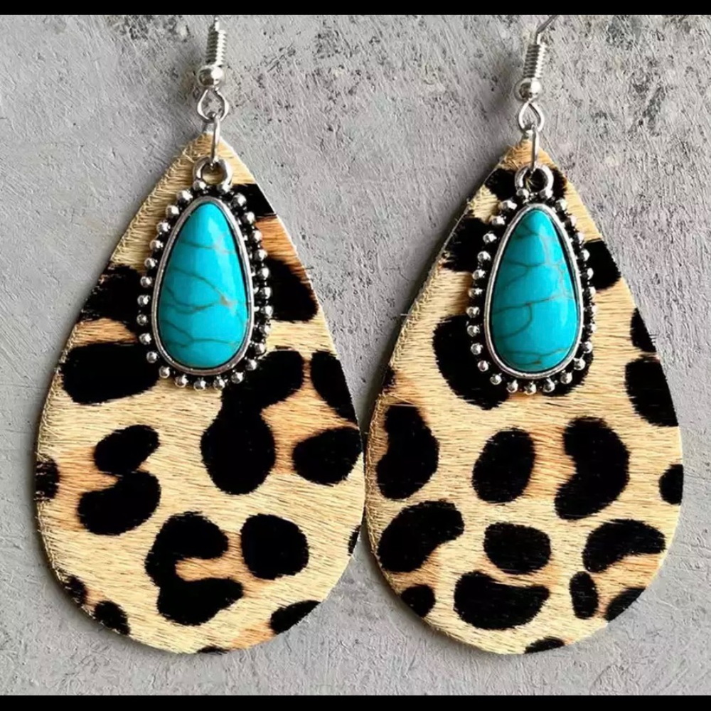 Earrings - Picture 1 of 1